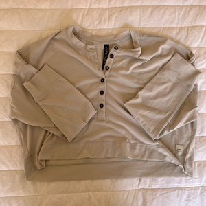 Vuori Cropped Long Sleeve Henley